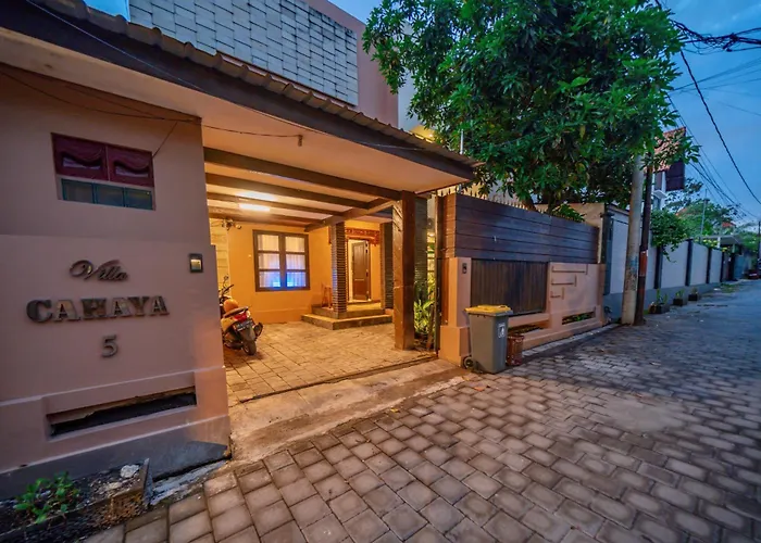 Holiday home Cahaya Berlian